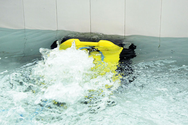 超級海豚自動吸污機